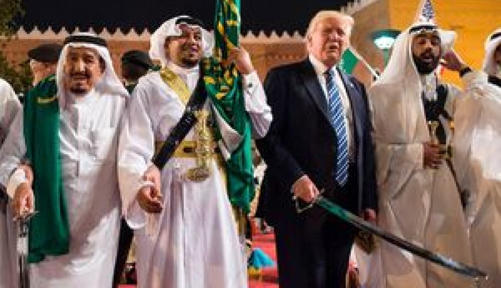ترامپ و دوشیدن شیخ نشین‌ها به بهانه تشکیل اتاق جنگ پوشالی علیه ایران