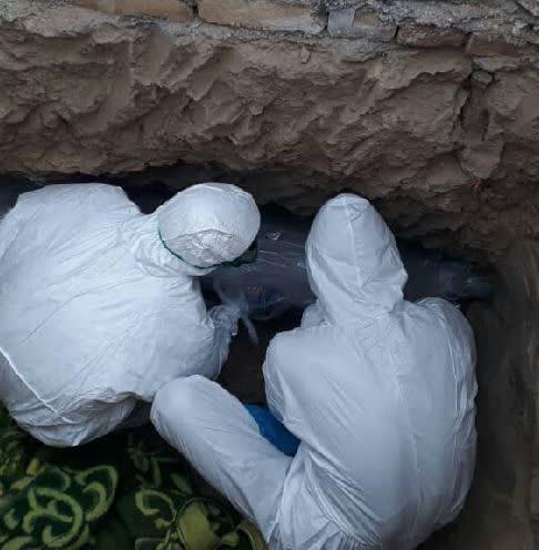 تدفین جان باختگان بر اثر ویروس کرونا در شهرستان زهک با نظارت کارشناسان و رعایت مسائل بهداشتی